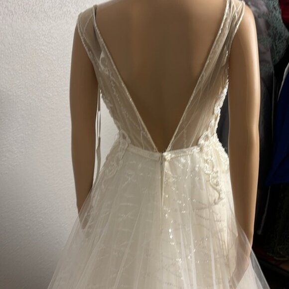 Bianco Vita Wedding Dress Couture Tulle A-line Size 10 NEW - Picture 8 of 16